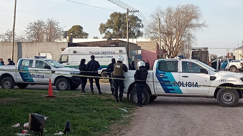 Horror en el barrio Pellegrini: mat a una mujer y su hijo, los meti en el freezer y se ahorc